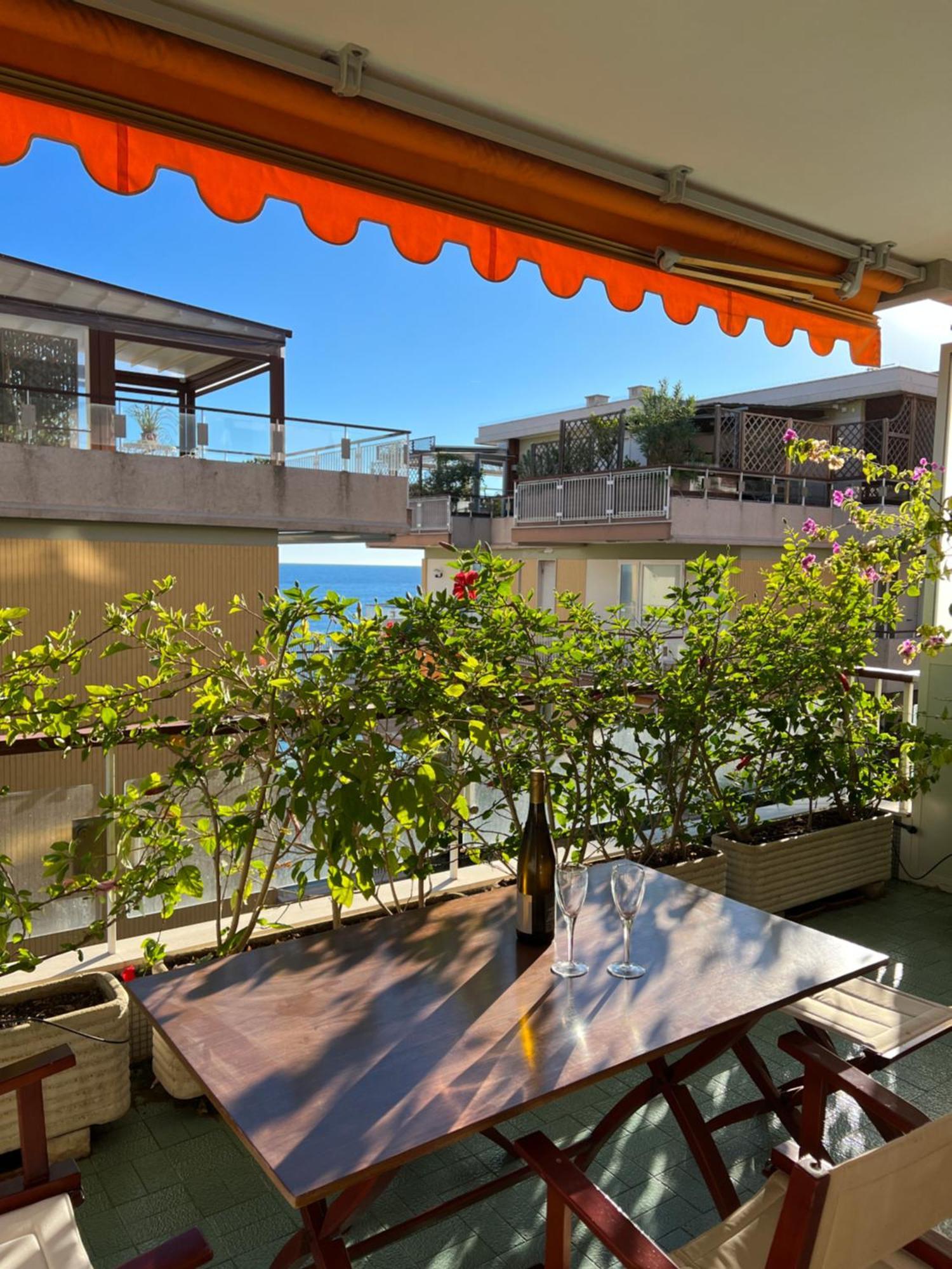Tre Ponti Beach Apartment - Terrazzo Vista Mare Sanremo Exterior photo